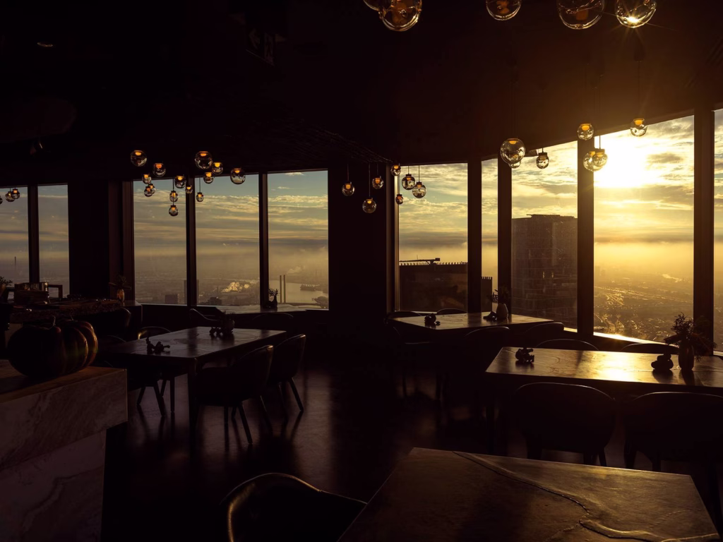 Vue DE MONDE at top of Rialto Run-Up 2025