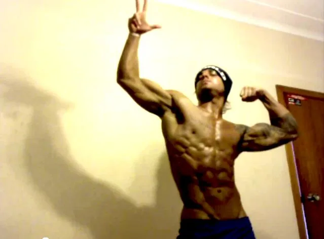 Zyzz posing