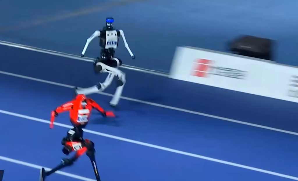 robots running