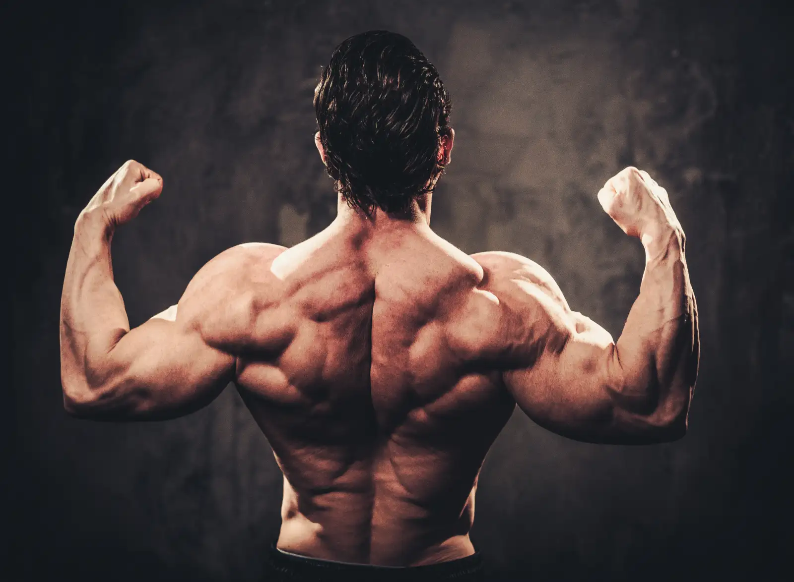 Lateral raise: how to do it properly, the best variations and how much to lift